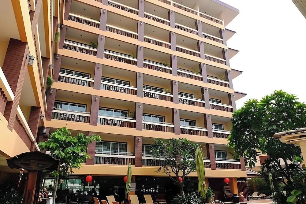 Aiyaree Place Hotel 2/75