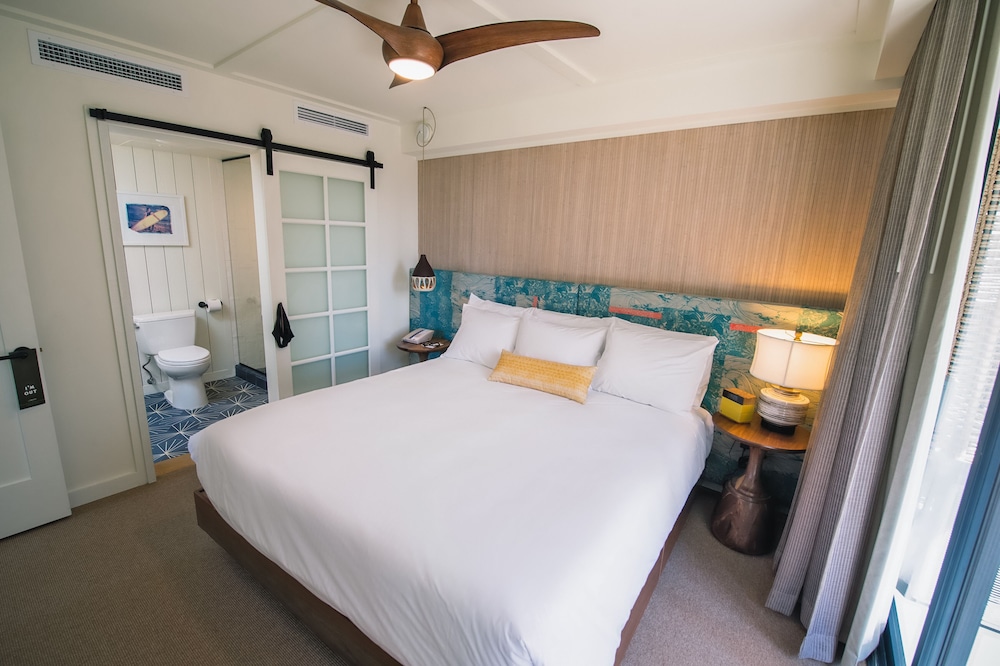 1 BEDROOM, SUITE