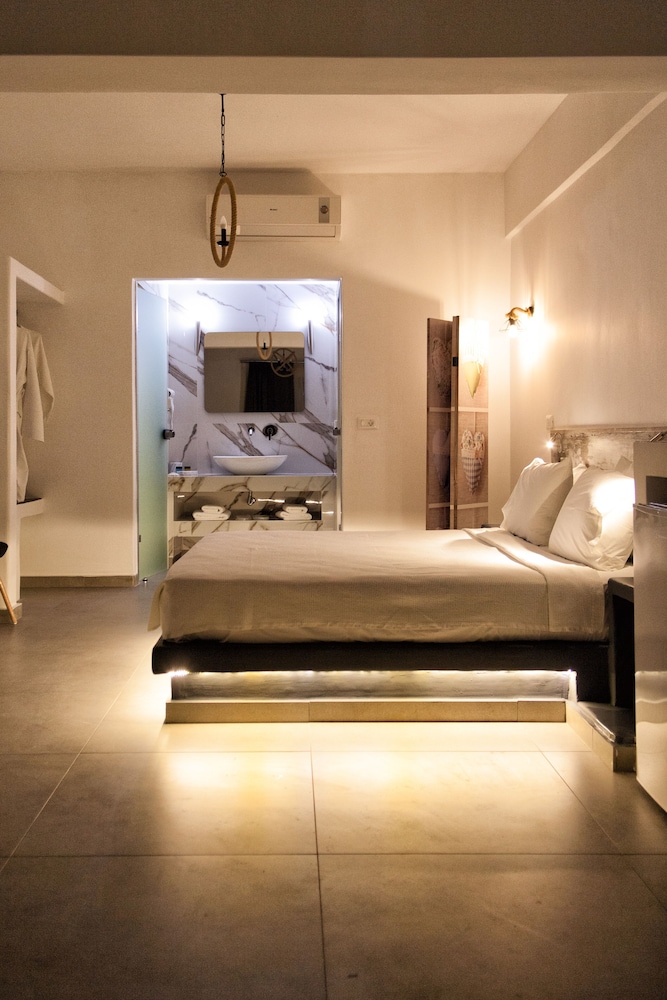 Villa Galaxy Santorini 32/36