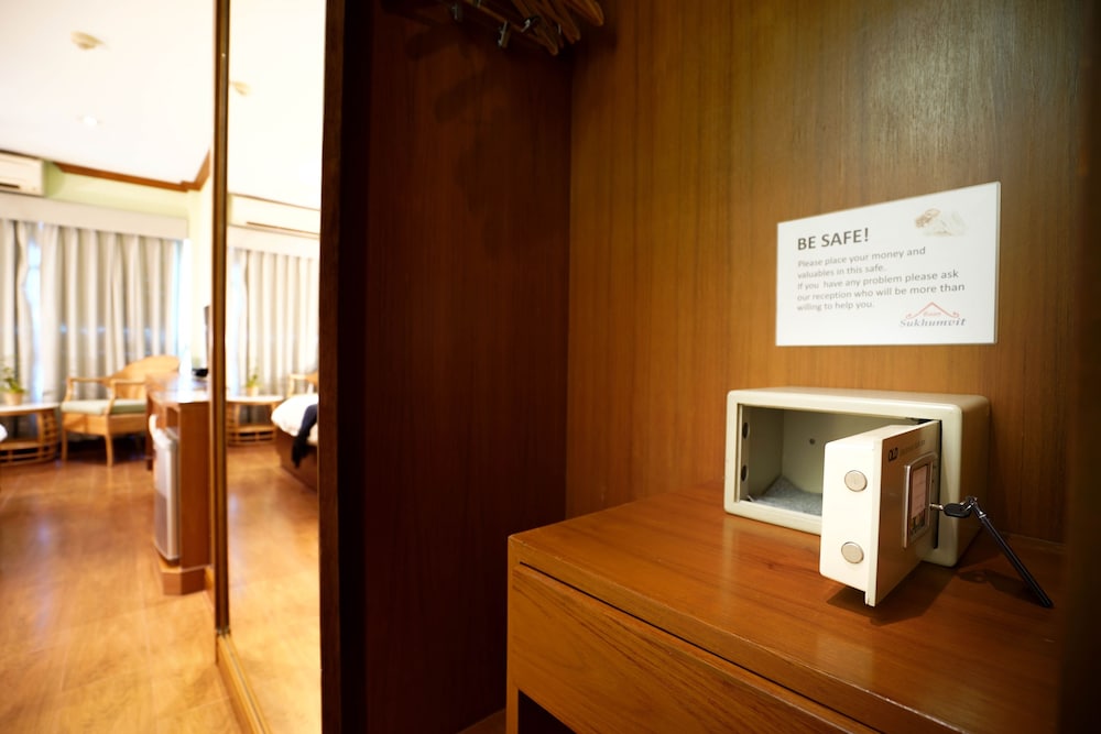 Baan Sukhumvit Soi 18 5/61