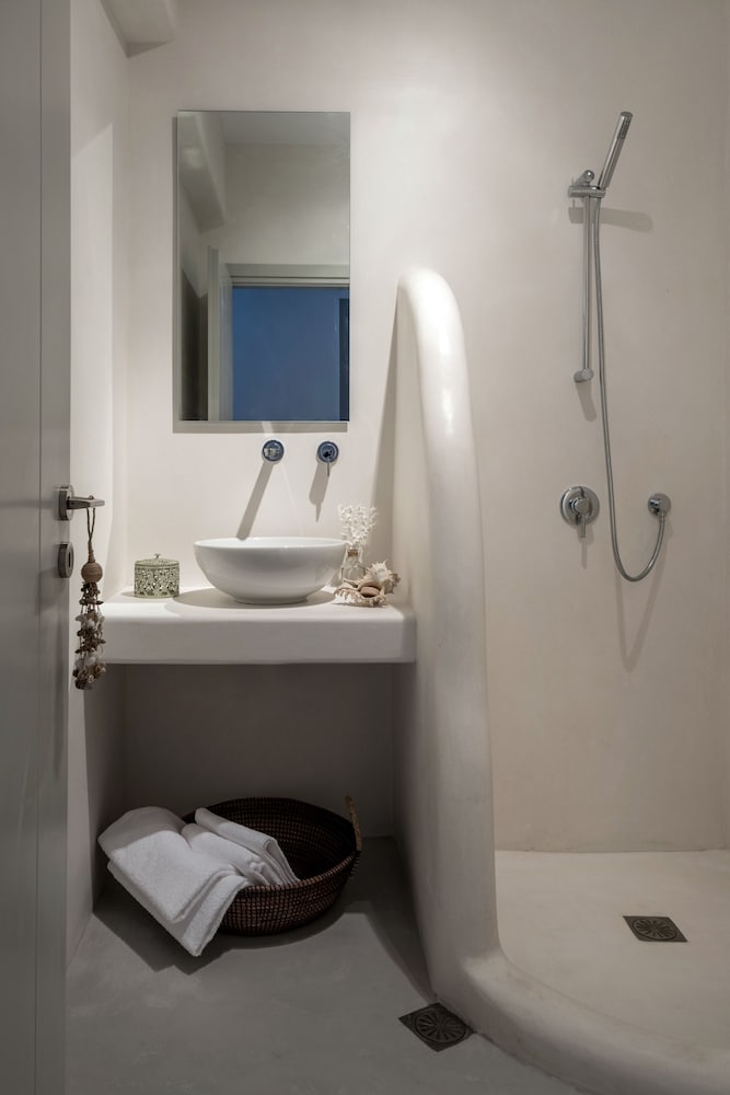 Seven Suites 49/50