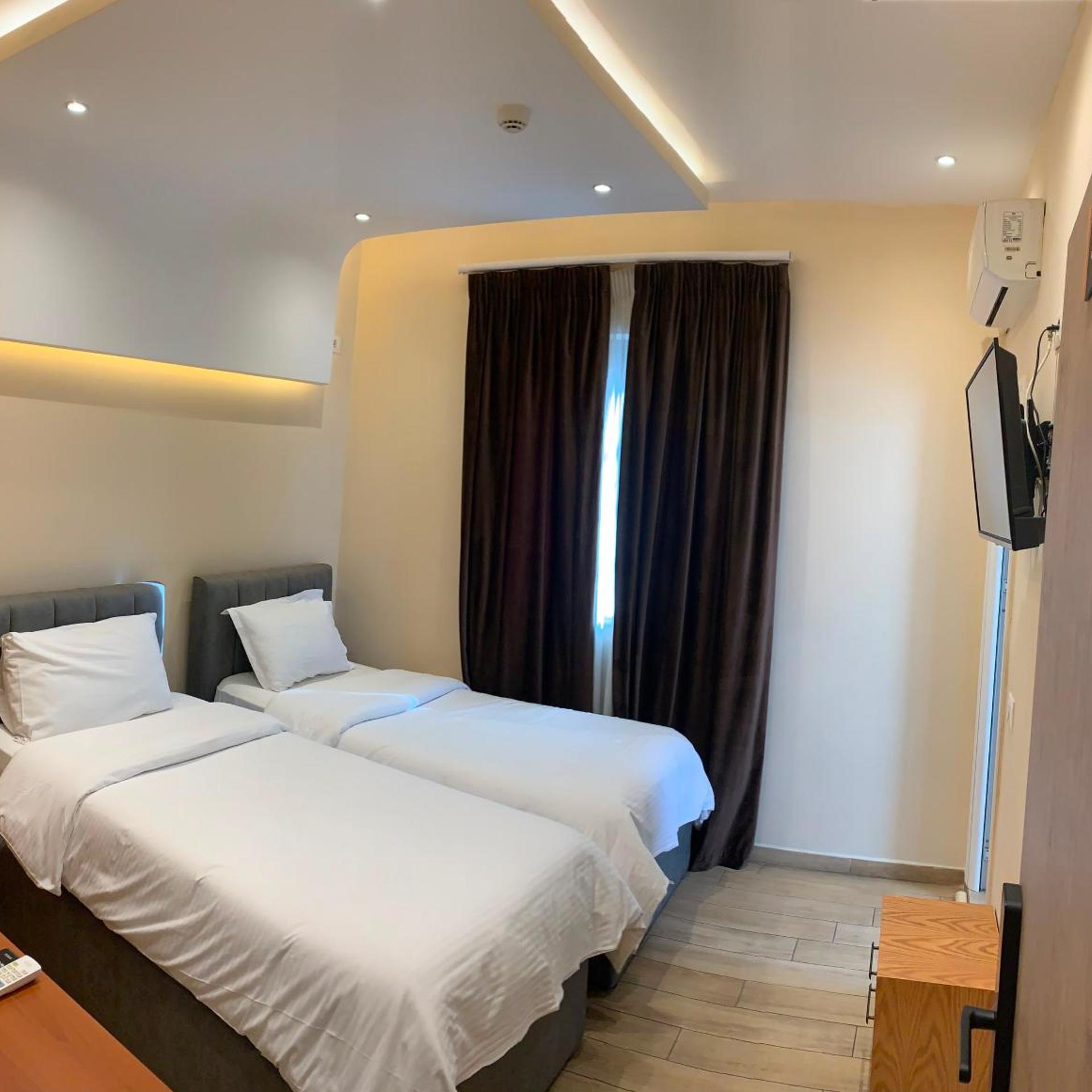SR99 HOTEL 17/38