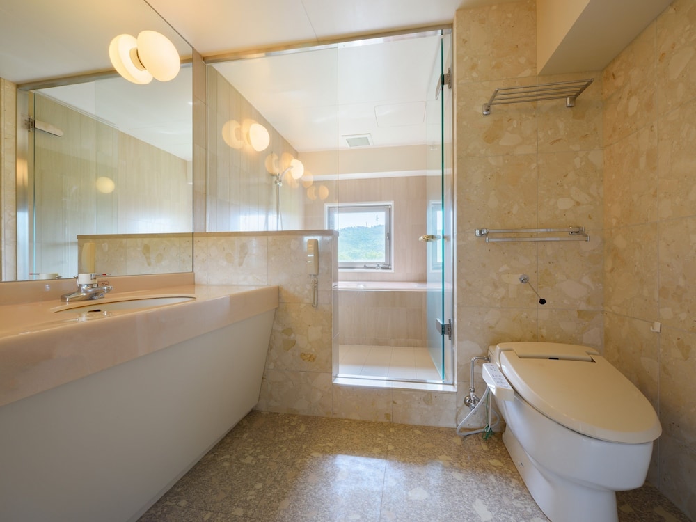 Aomori Winery Hotel 46/48