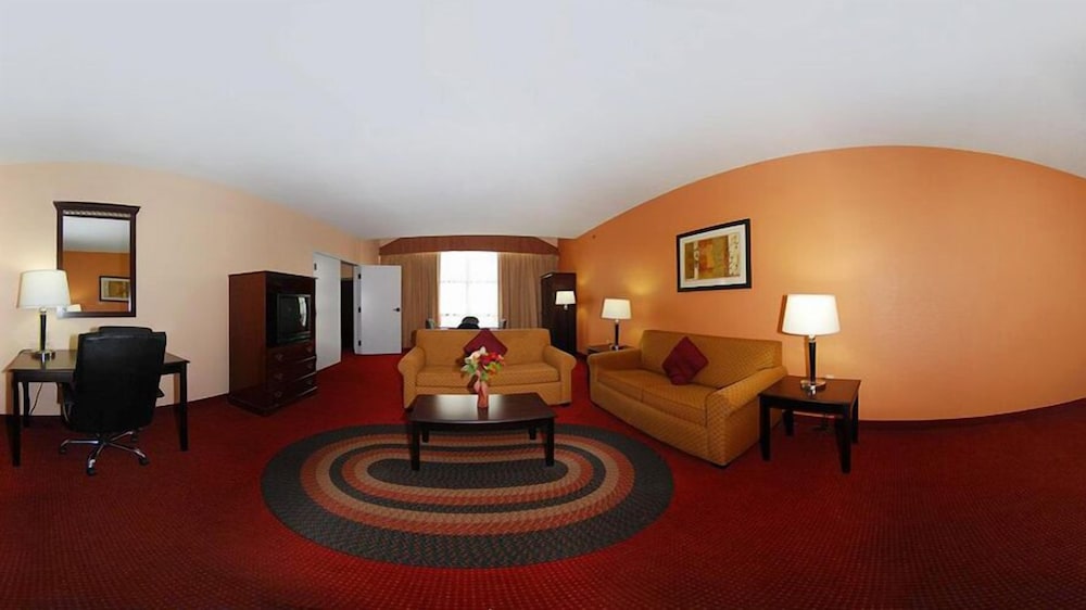 Comfort Inn and Suites Lincoln AL 40/61