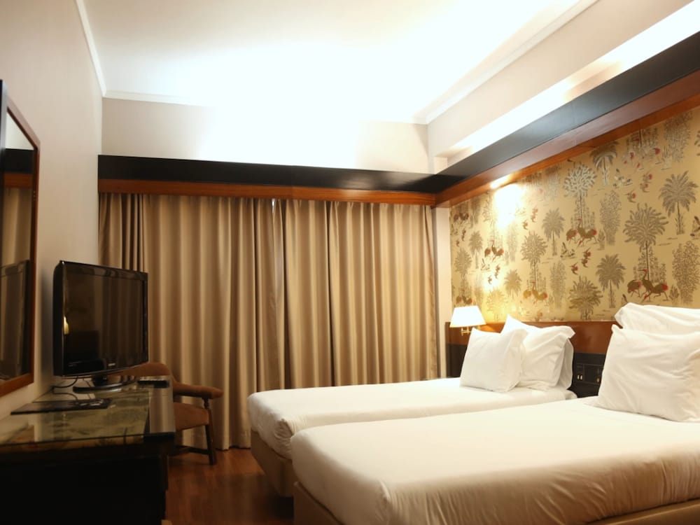Lara Hotel 13/49