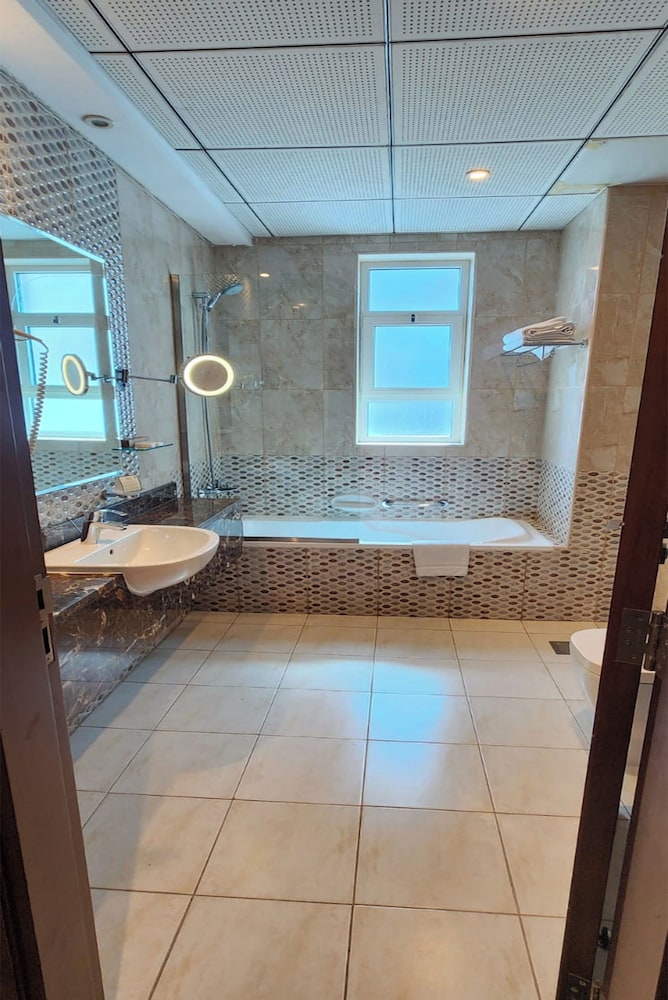 Tulip Al Barsha Hotel Apartment 58/85