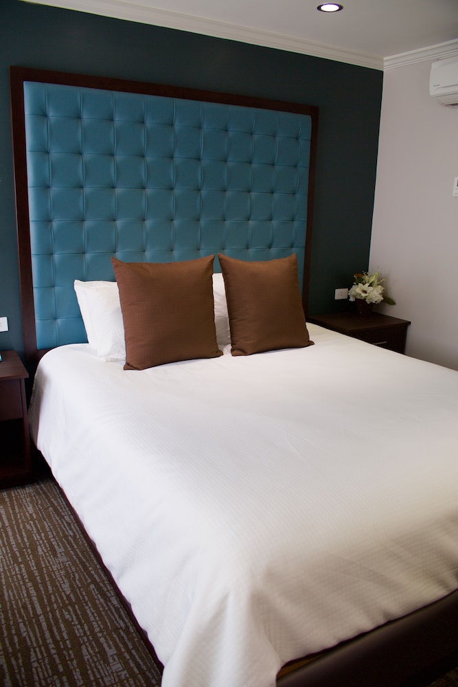 MUNRAS INN 13/58