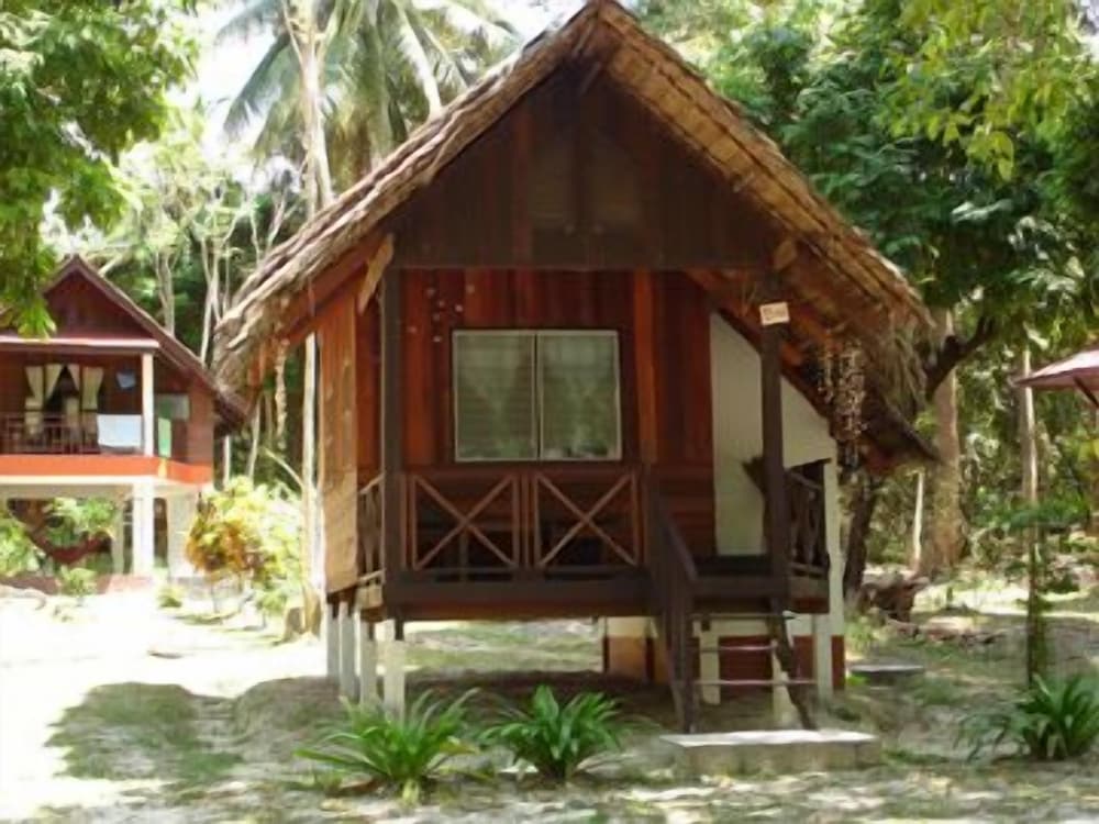 JOY BUNGALOW 6/49