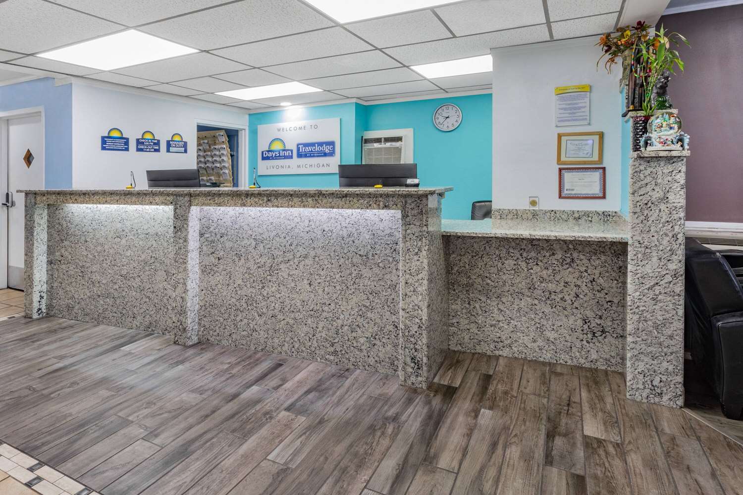 Days Inn By Wyndham Livonia - Detroit 4/59