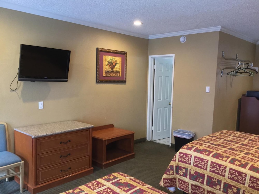 LYFE INN & SUITES by AGA - Beverly Hills 40/57