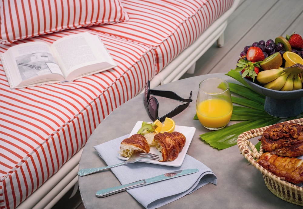 Avalon Bed & Breakfast 42/55