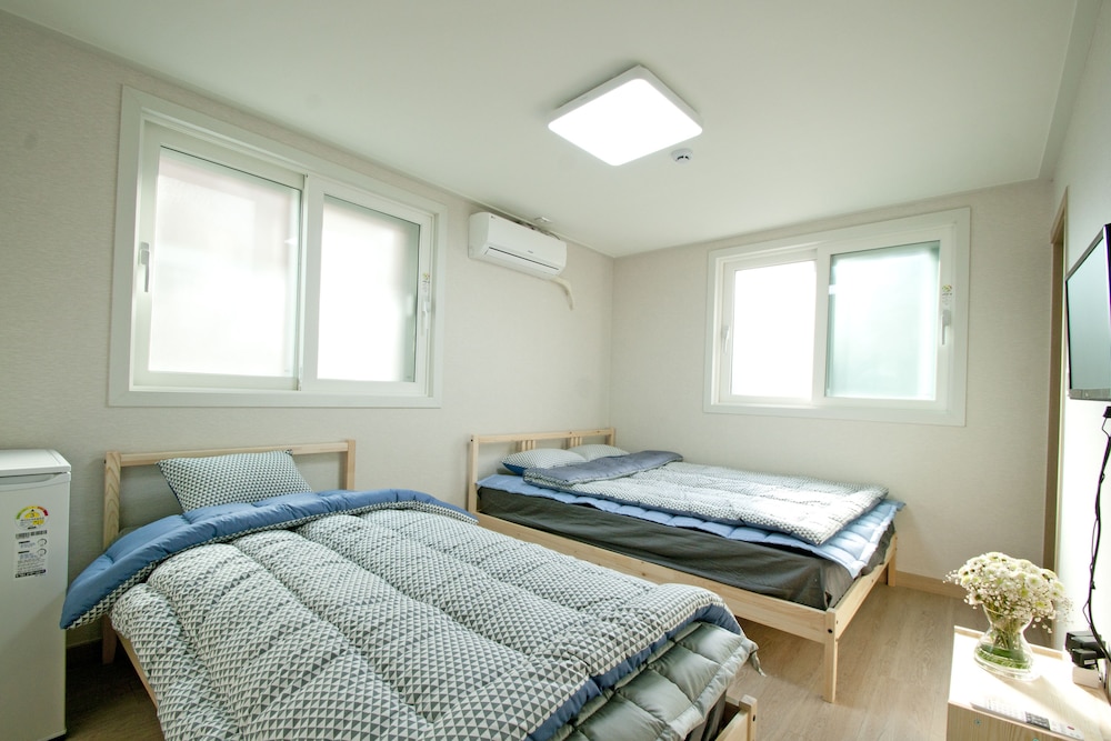 Twin Rabbit Guesthouse 11/51