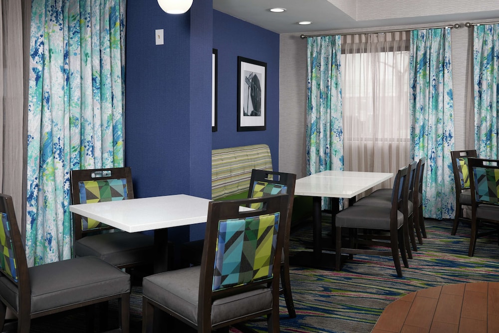 Hampton Inn Niagara Falls 23/28