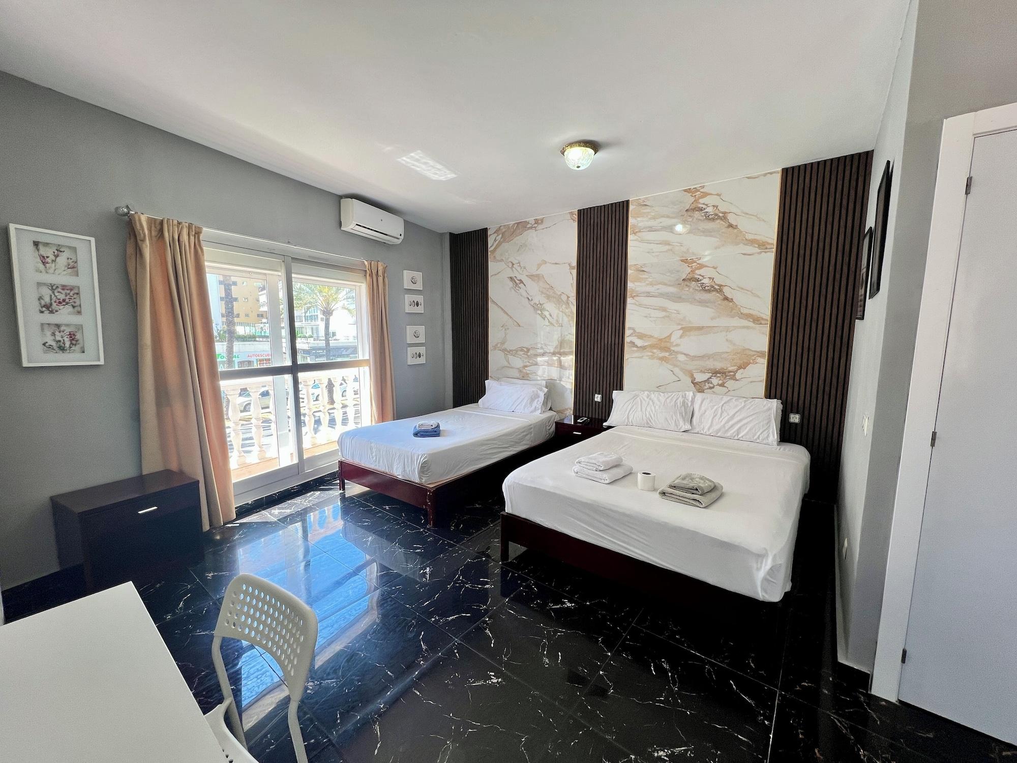 استوديو عائلي، Costa Marbella Star Light 2/4