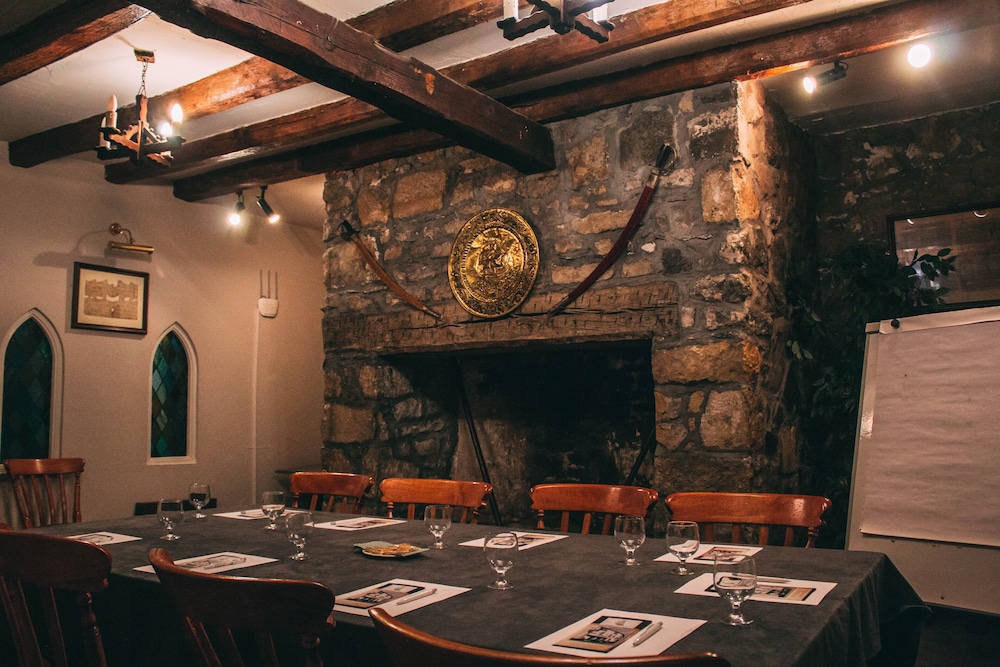 Dobbins Inn 34/39