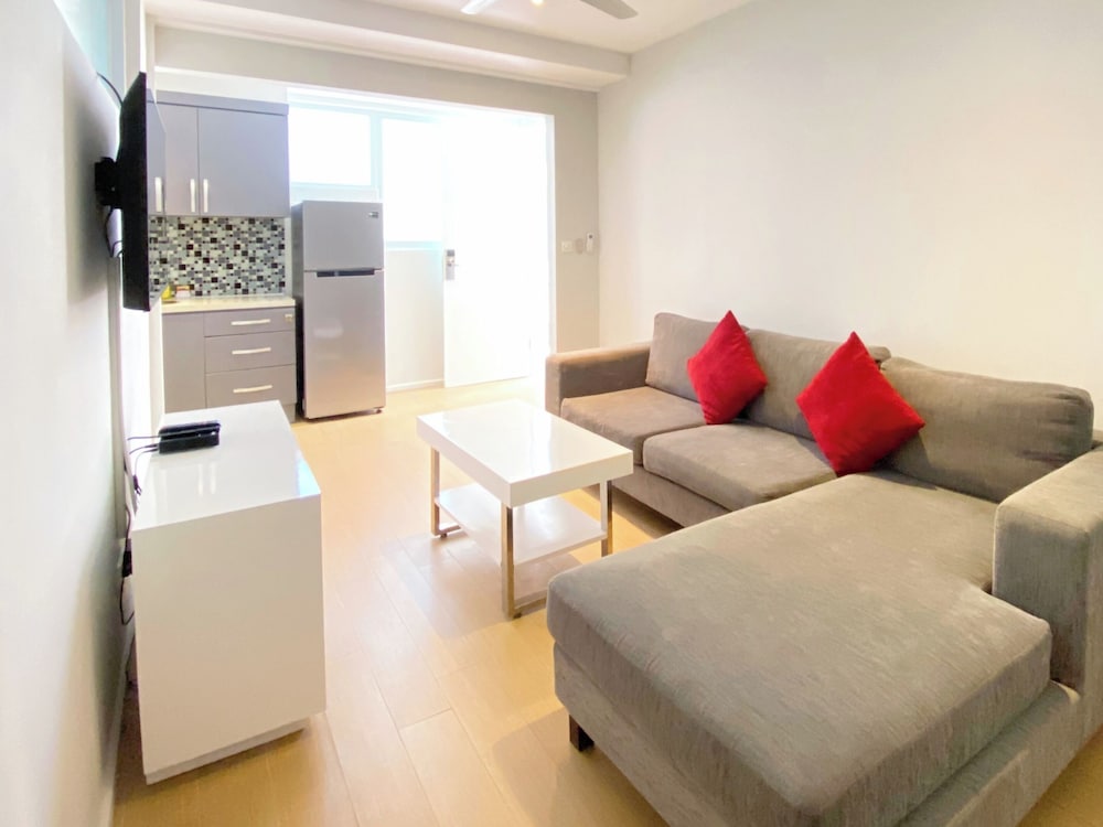 Coast Boutique Apartments 33/53