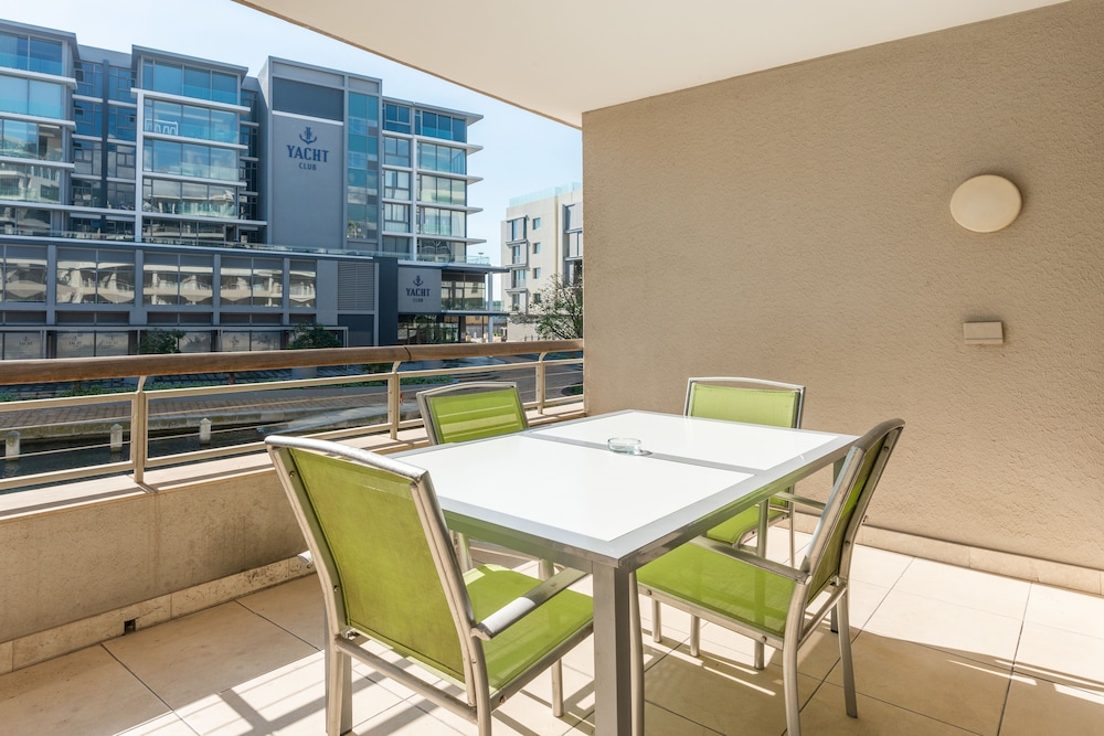 VA Waterfront Residences by WHosting 30/50