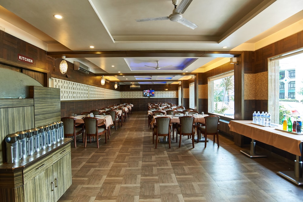 Hotel Ganpati Palace 33/42