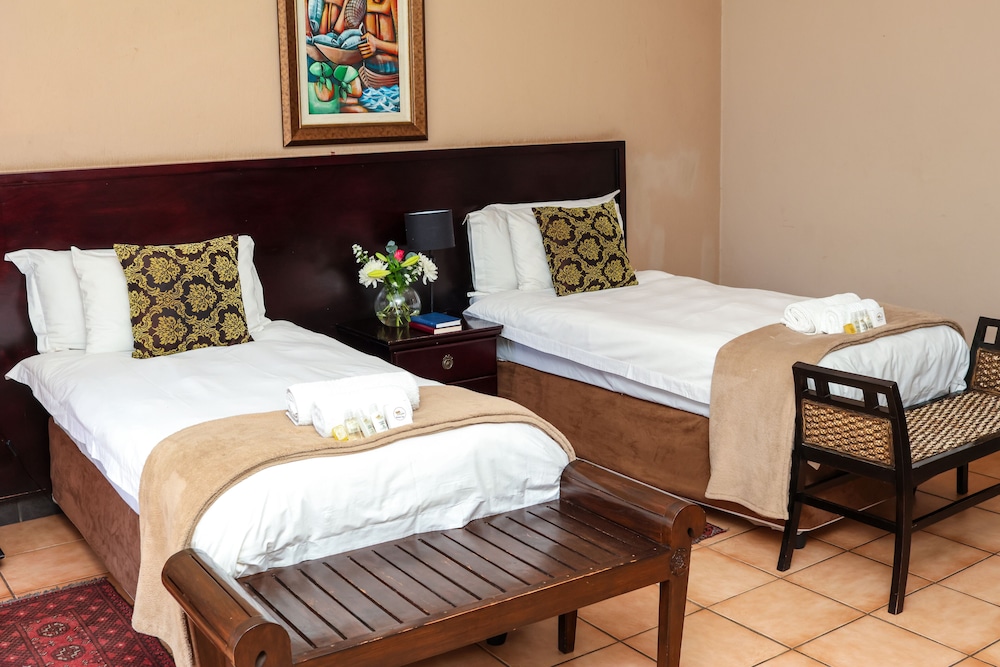 Thaba Legae Guest Lodge 9/43