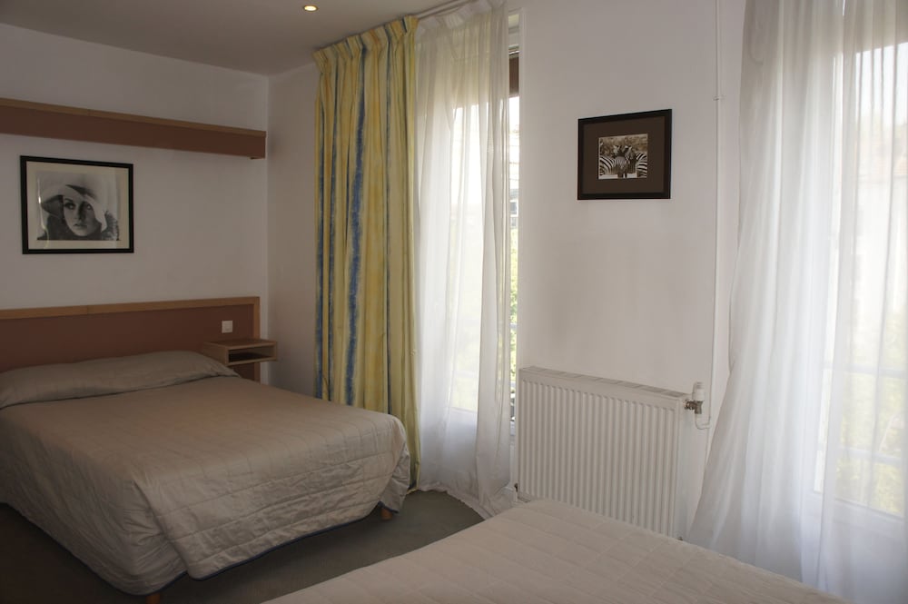 Edgar Quinet Hotel 22/37