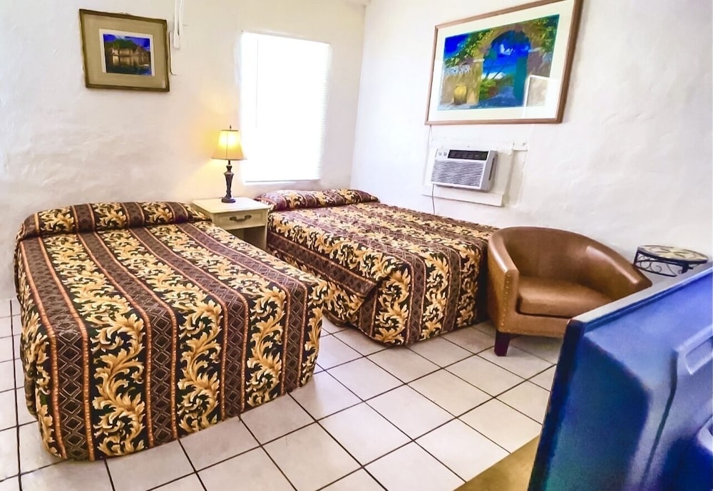 Floating Sea Cove Resort Marina 38/60