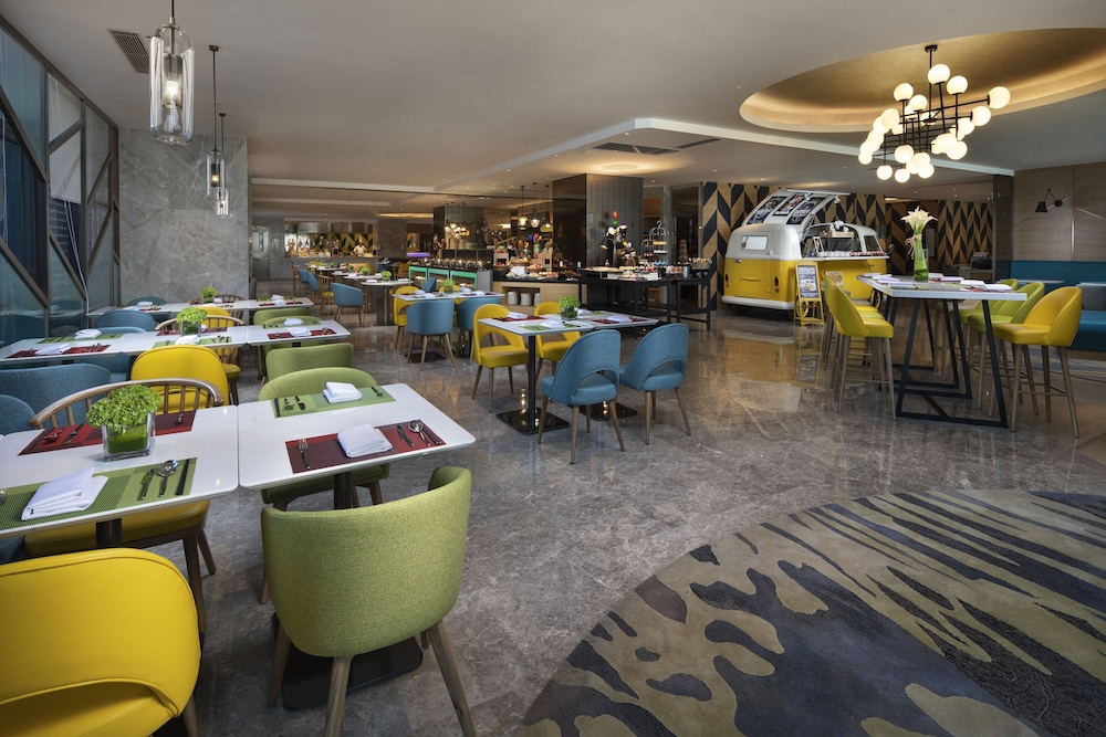 Holiday Inn and Suites LANZHOU CENTER 28/37