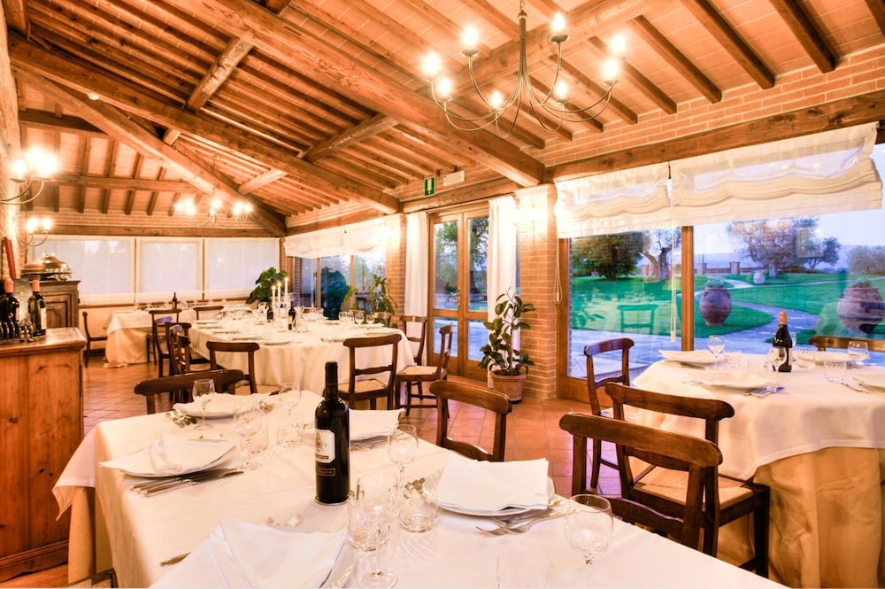 LOCANDA POGGIOLEONE 57/71