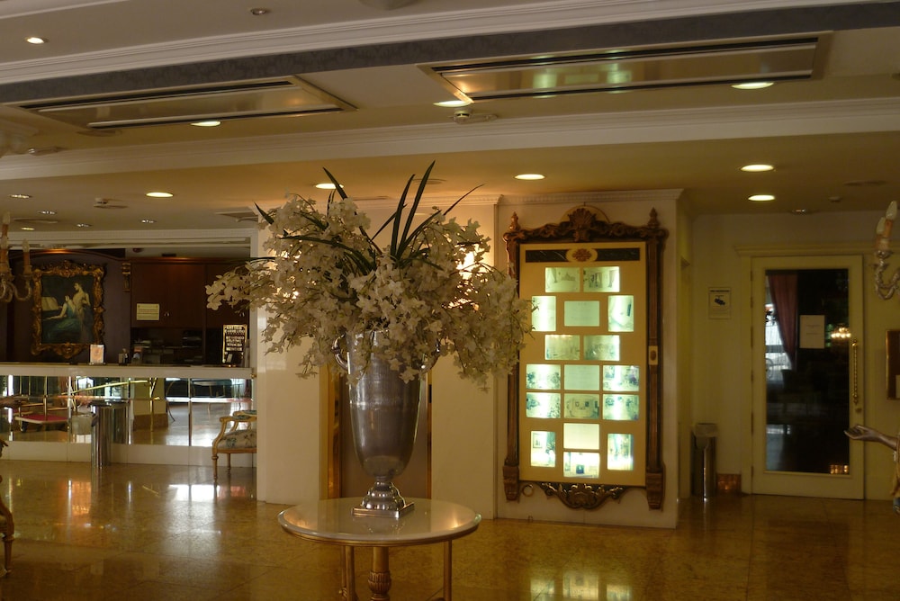 Lobby at B&B HOTEL Salamanca Centro Artheus, SALAMANCA