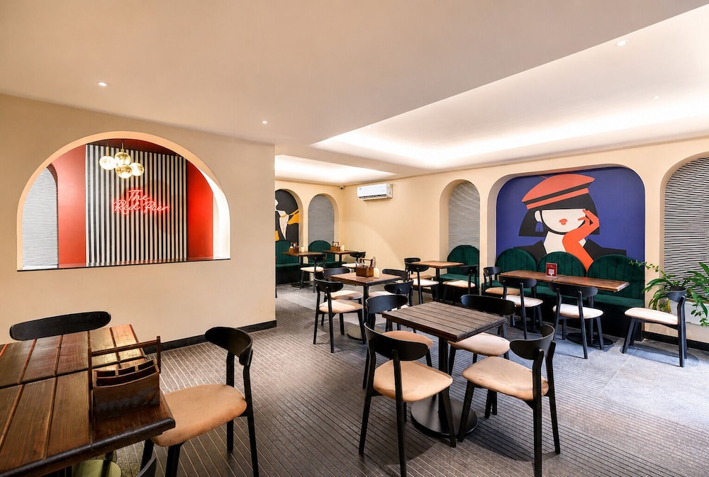 HOTEL POONAM HAVELI 37/50