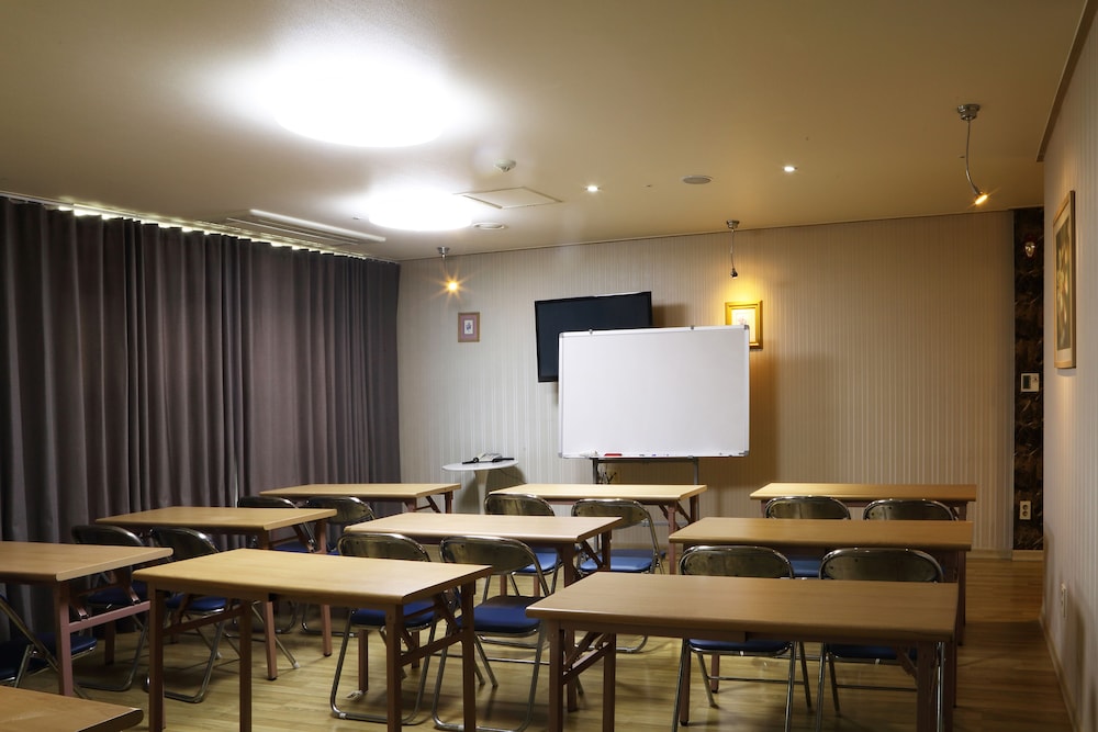 The Hotel Yeong Jong 37/50