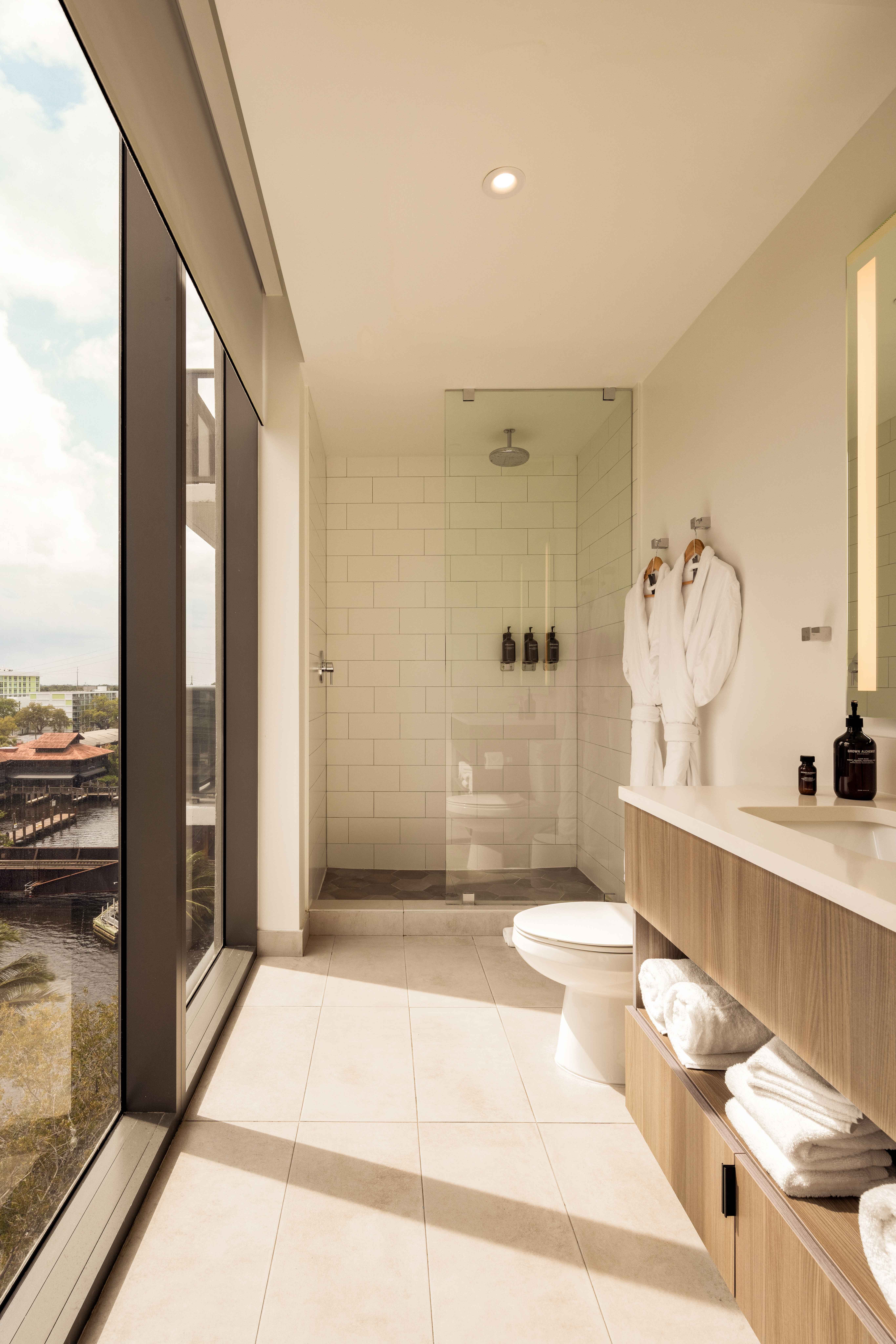 Flow Hotel Fort Lauderdale 43/45