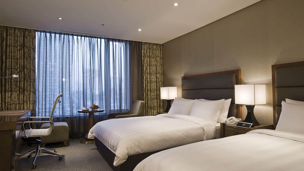 DELUXE, FAMILY, TWIN BEDS