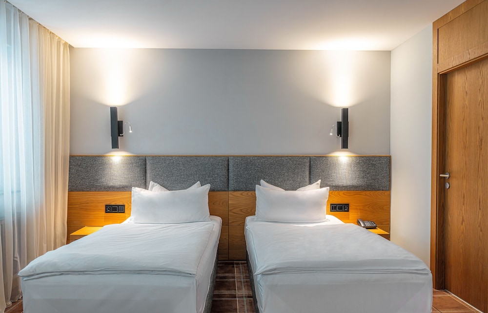 Grand Hotel Suhl 17/50