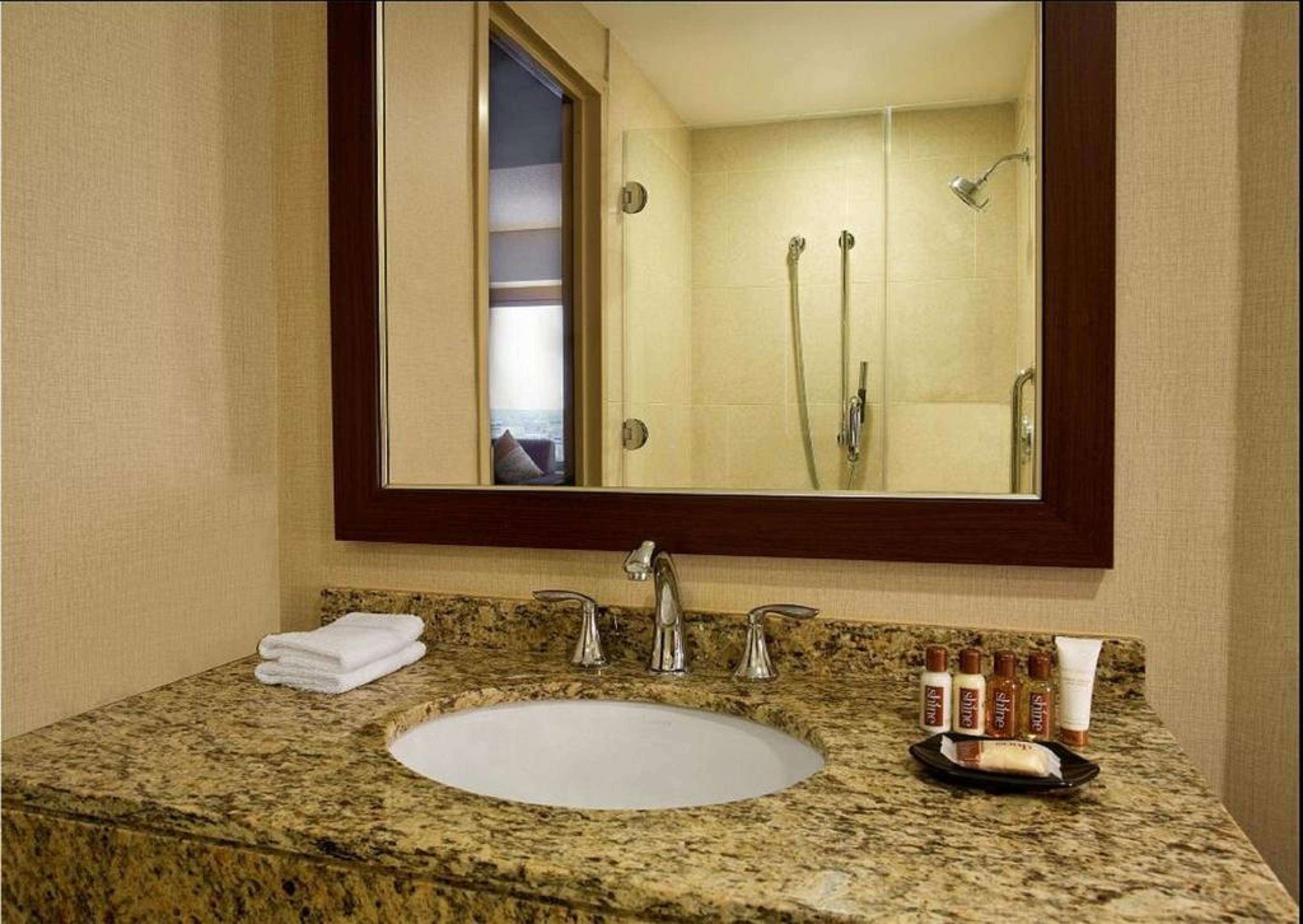 غرفة بسريرين مزدوجين، Sheraton Indianapolis Hotel at Keystone Crossing 4/4