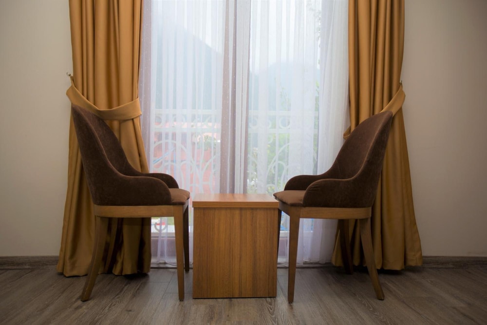 Yayla Hotel 11/49
