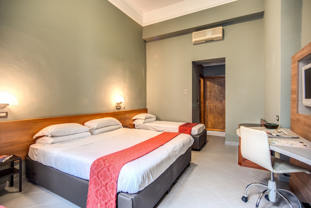 Hotel Marisa 49/114