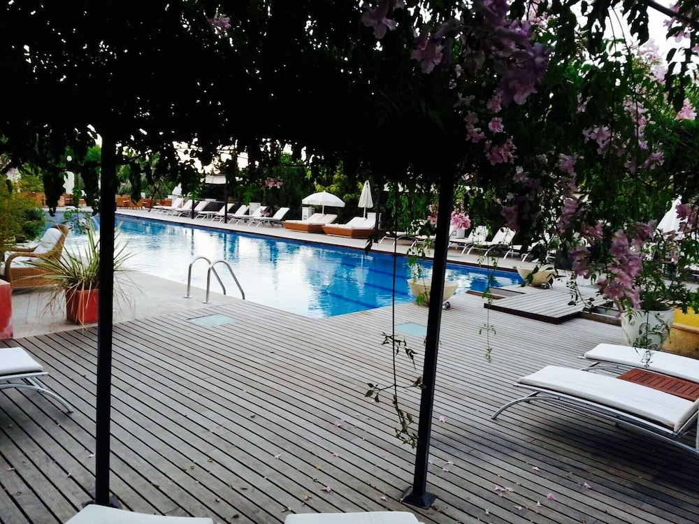 Mr Hotel Les Rotes 63/67