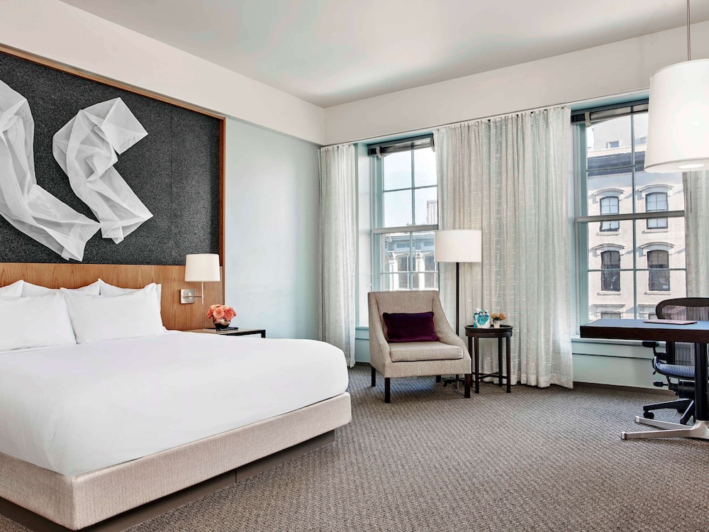 21C Museum Hotel Louisville 25/68