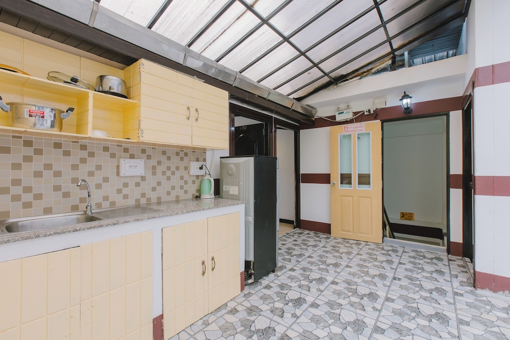 Royal Beach Residence 7/50