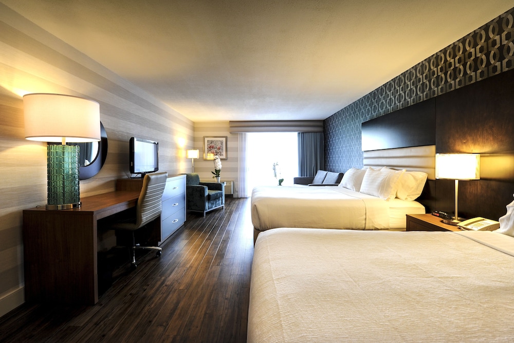 Holiday Inn by the Falls 20/52