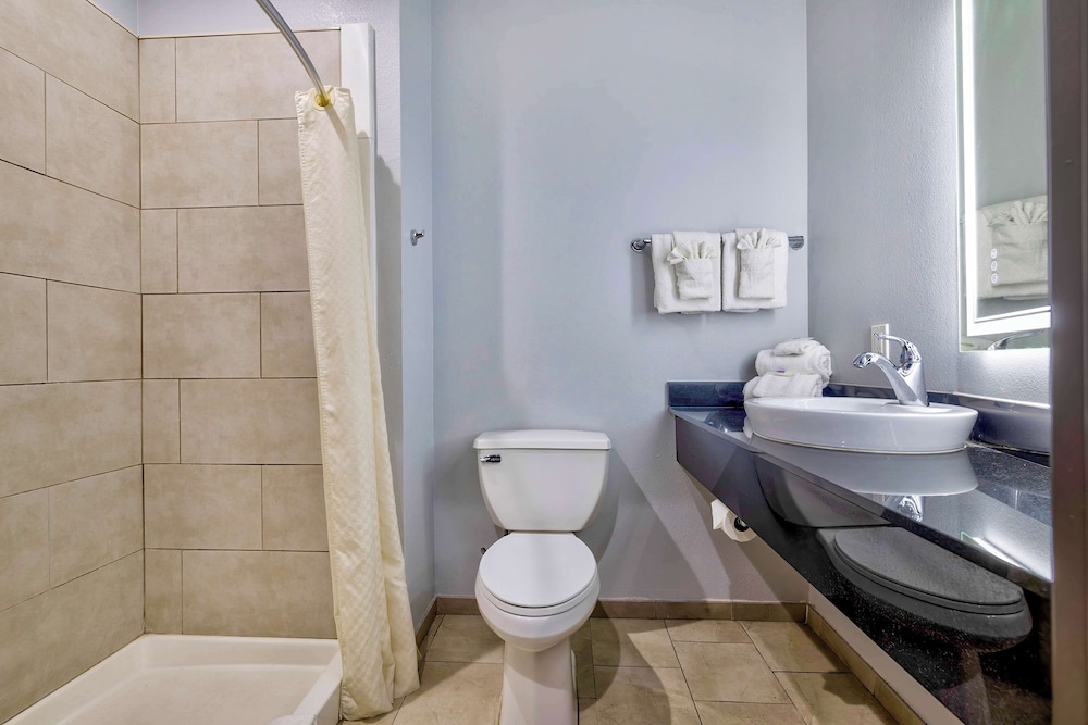 Studio6 Suites Texas City, TX – I-45 South 31/35