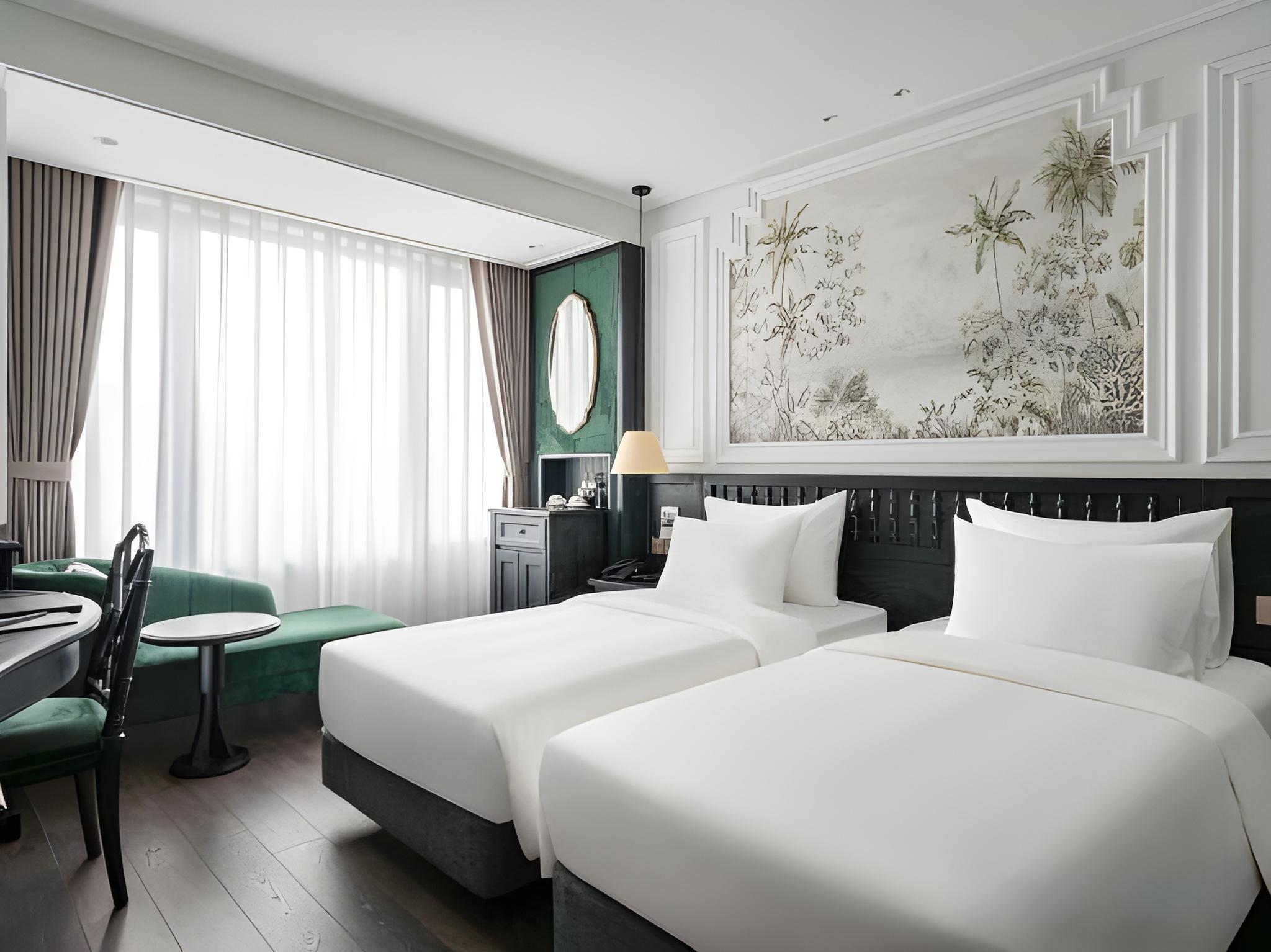 Deluxe, Double or Twin Bed, City View