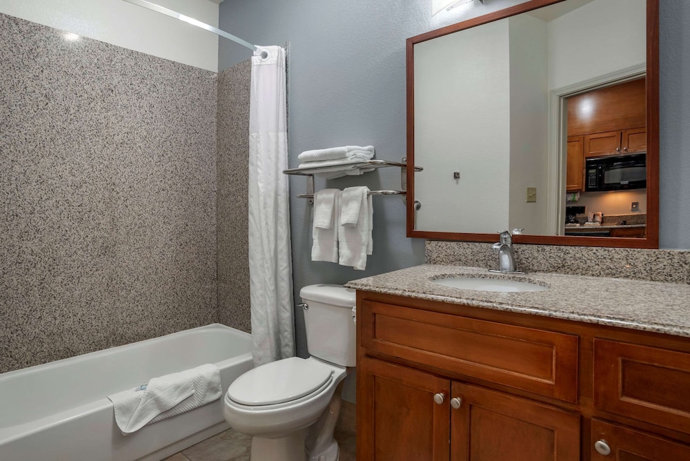 جناح بسرير كينج، MainStay Suites Denham Springs - Baton Rouge East 3/3