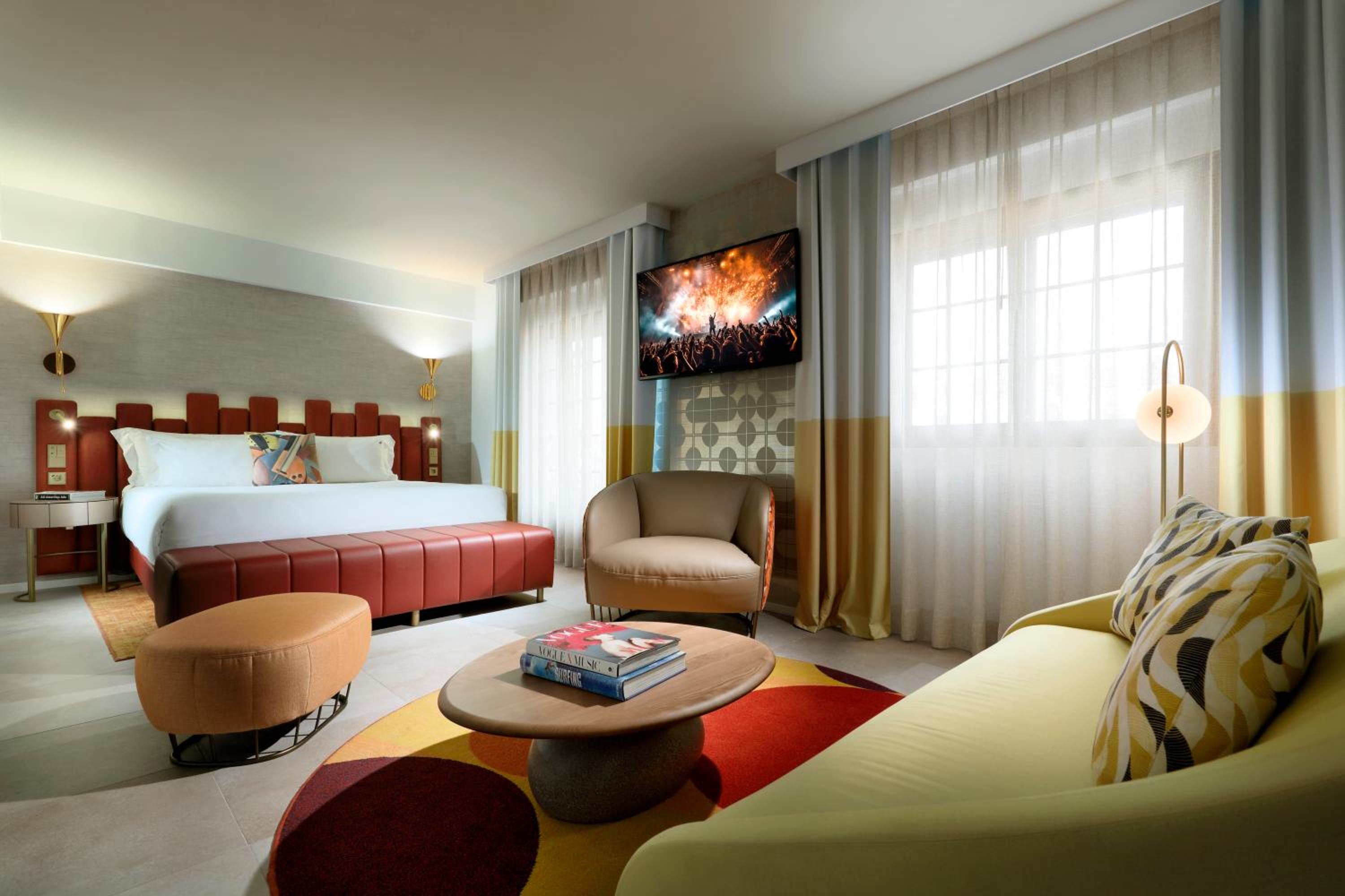 Studio, King Bed, Pool View, Sofa