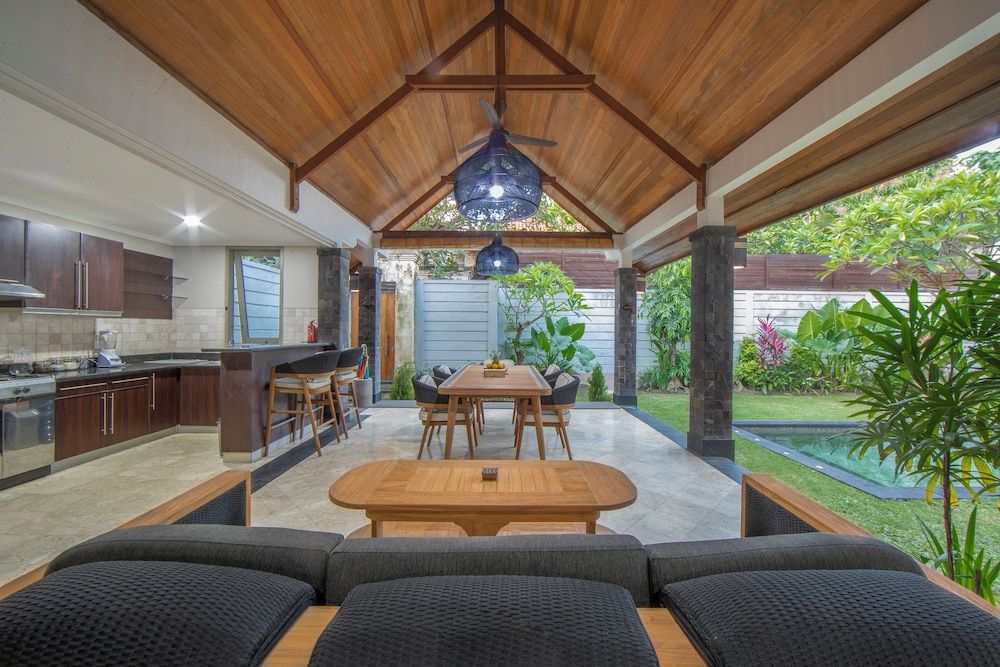 THE DAMPATI VILLA 19/25