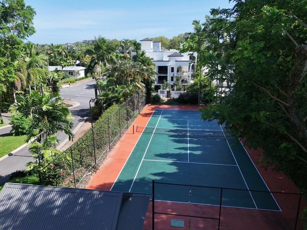 Oasis At Palm Cove 40/71