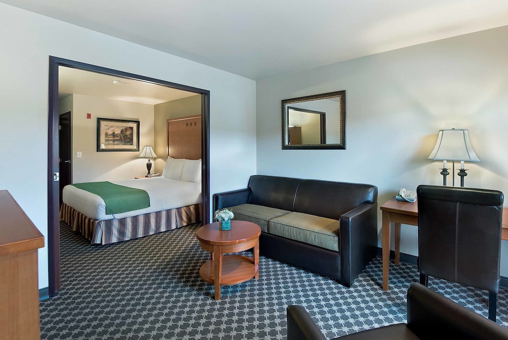 Oxford Suites Yakima 28/45