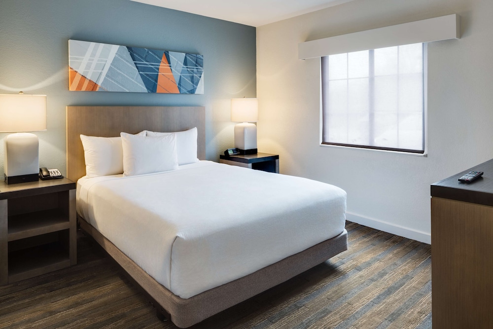 HYATT house Boston/Waltham 8/66