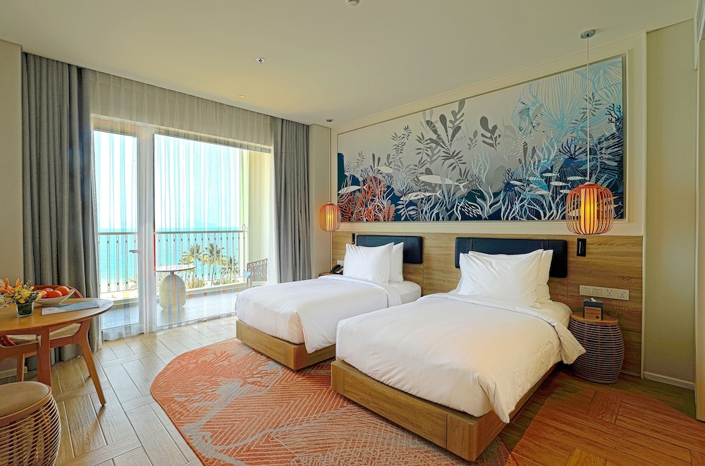 DELUXE, TWIN BEDS, OCEAN VIEW