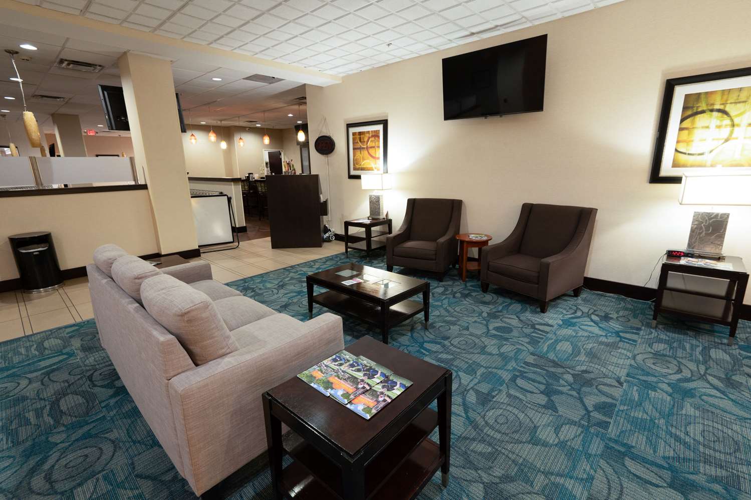 Quality Inn & Suites Downtown Mansfield, OH 16/21